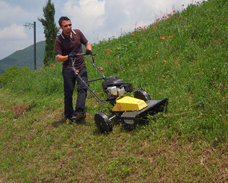 Tocător vegetal autopropulsat ECOTECH ITALIA TRT60-SWING, cu motor cu poziție oscilantă (până la 45°) și roți metalice zimțate